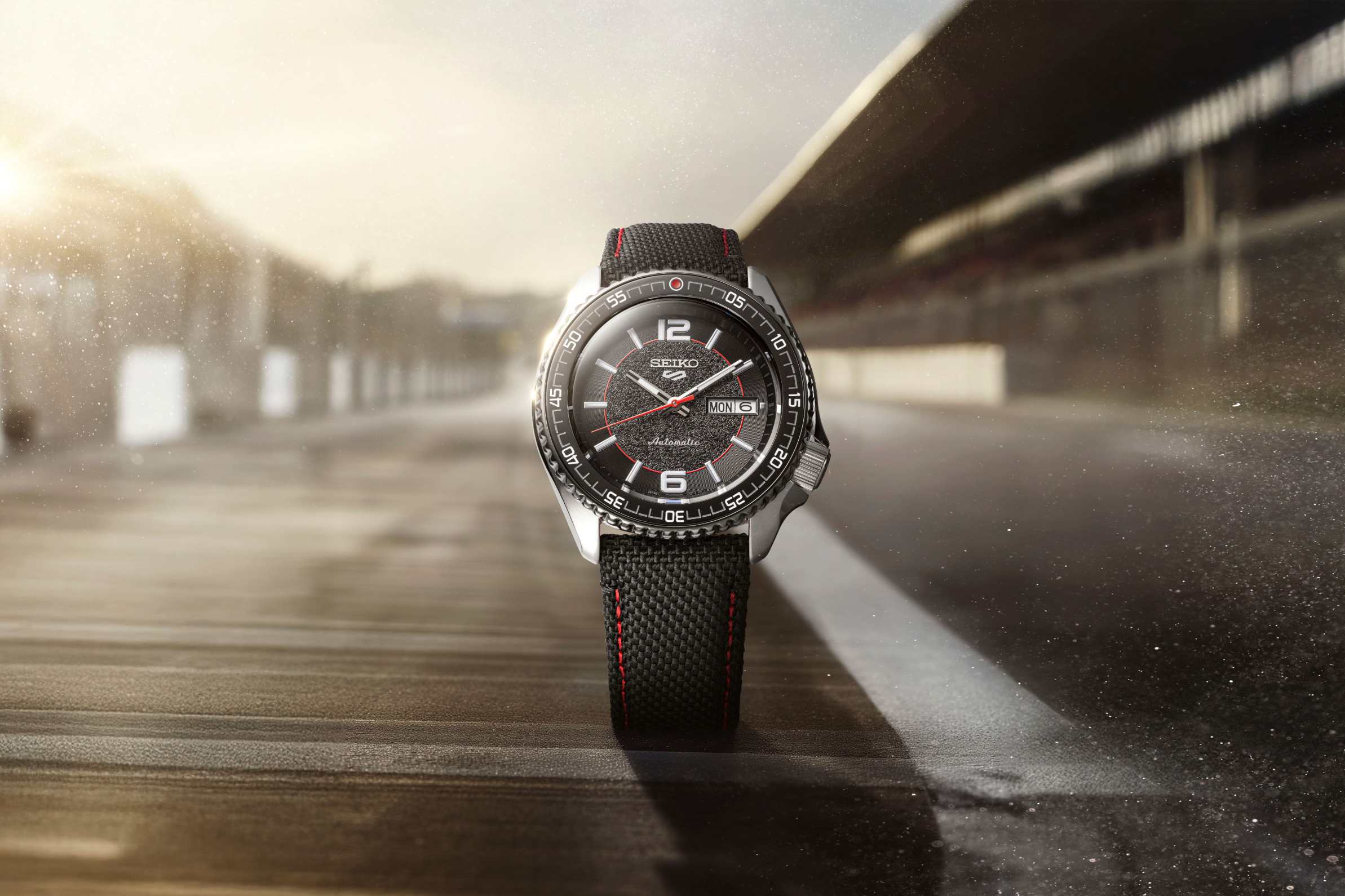 Seiko Supercars Limited Edition SRPL54K: A Tribute to Motorsport Excellence