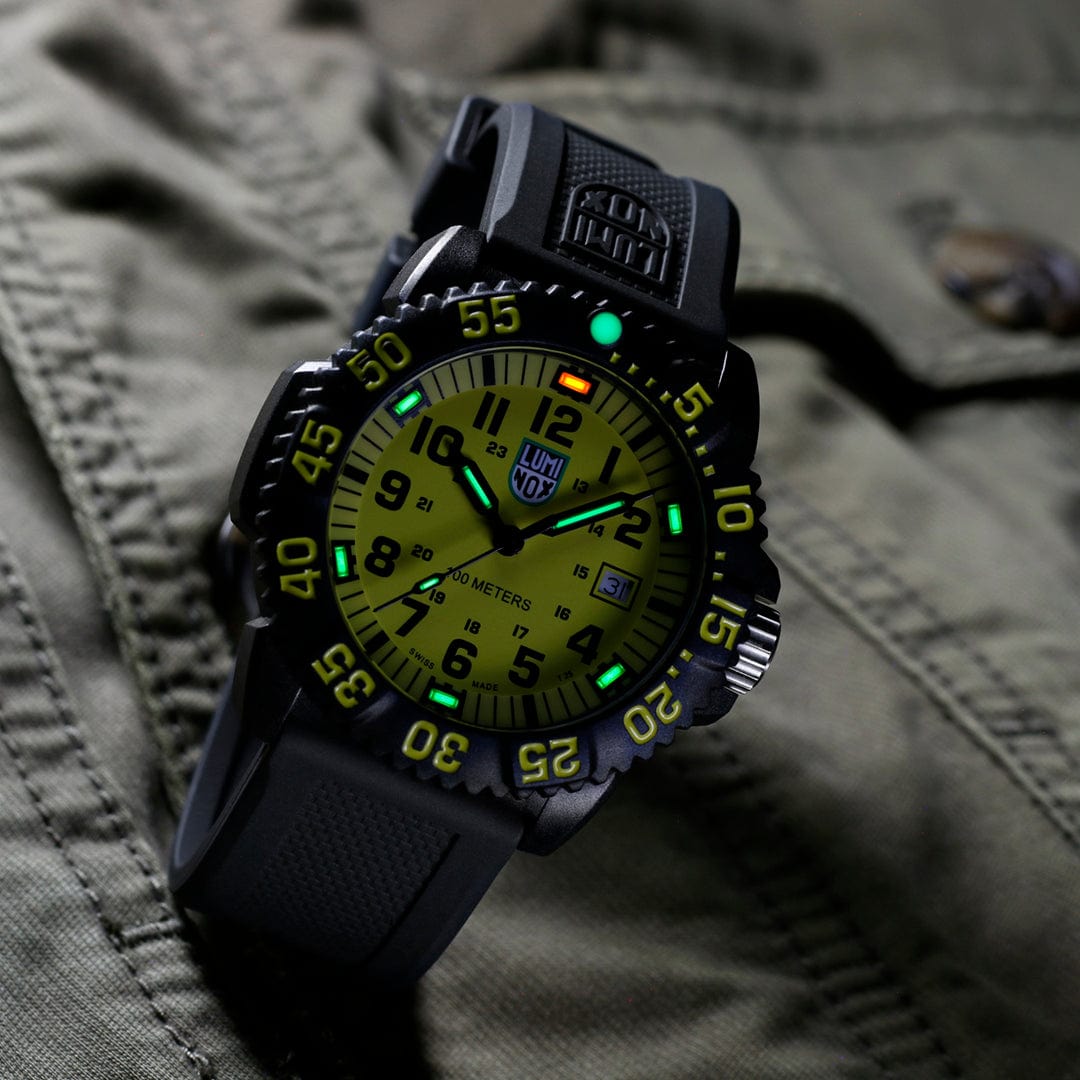 Luminox Sea Lion Carbonox Yellow Dial Black Rubber Strap Watch X2.2055.1