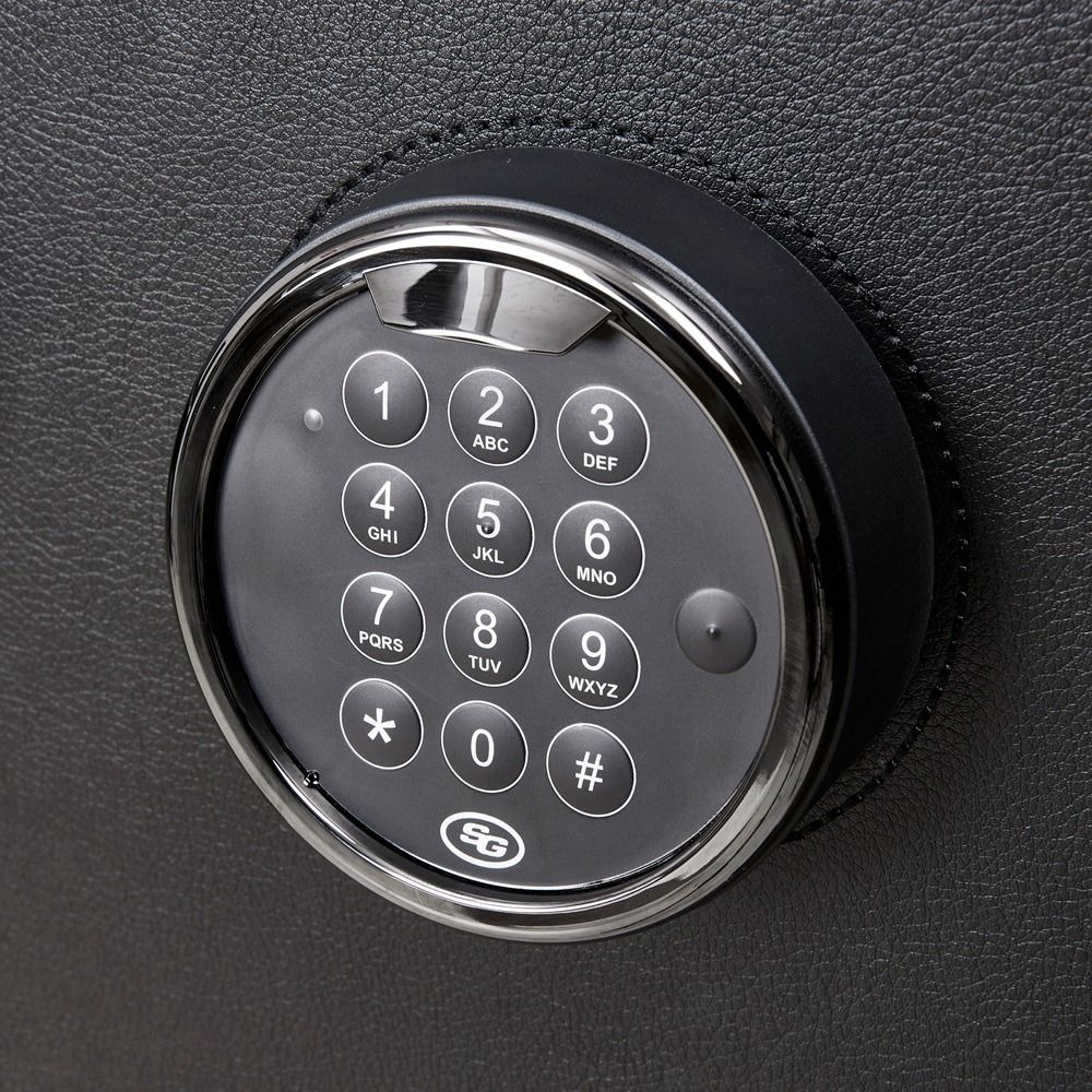 WOLF Athos 12 Piece Watch Winder Safe in Black, close-up of the digital keypad