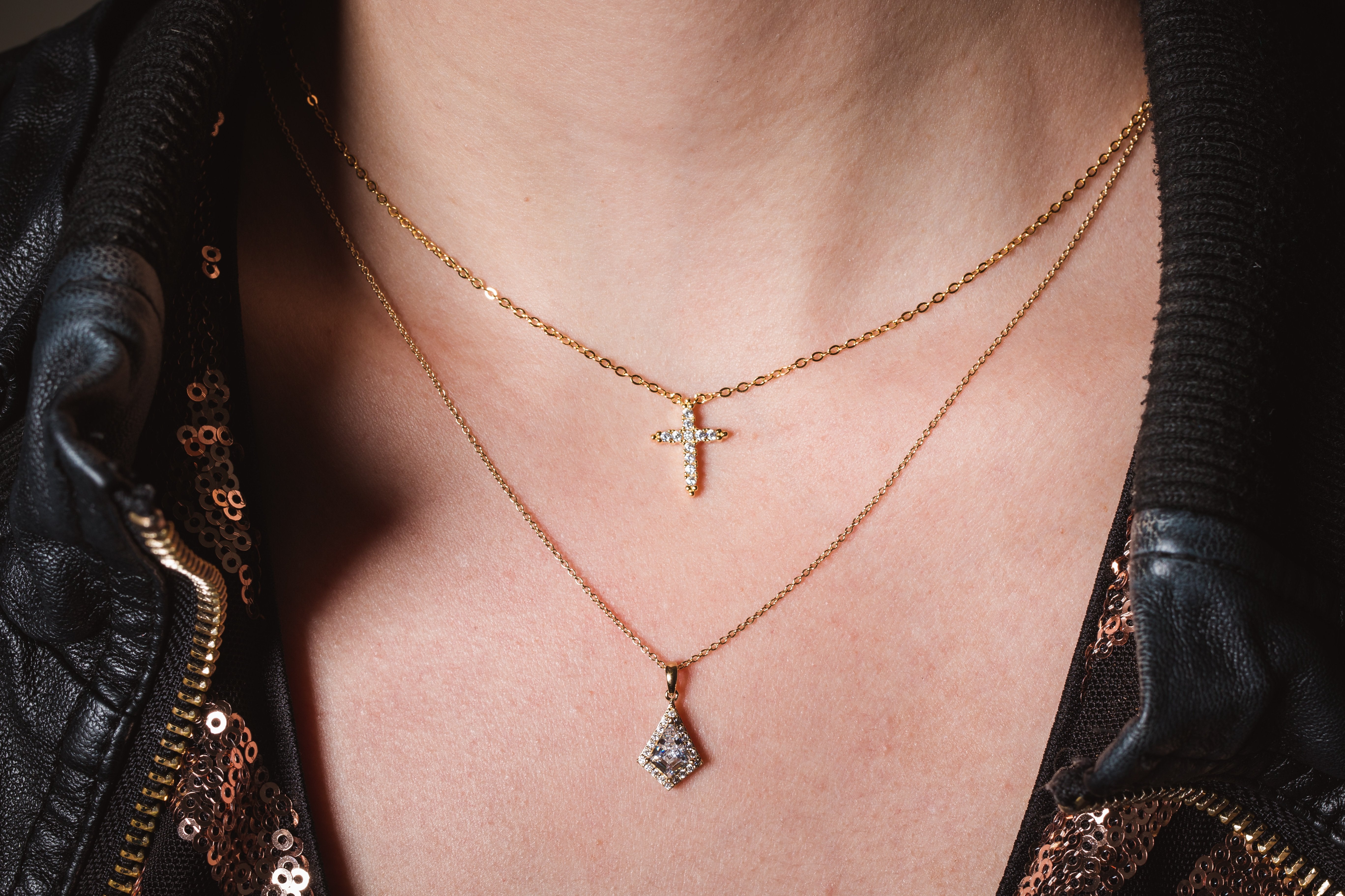 GEORGINI ROCK STAR CROSS GOLD PENDANT