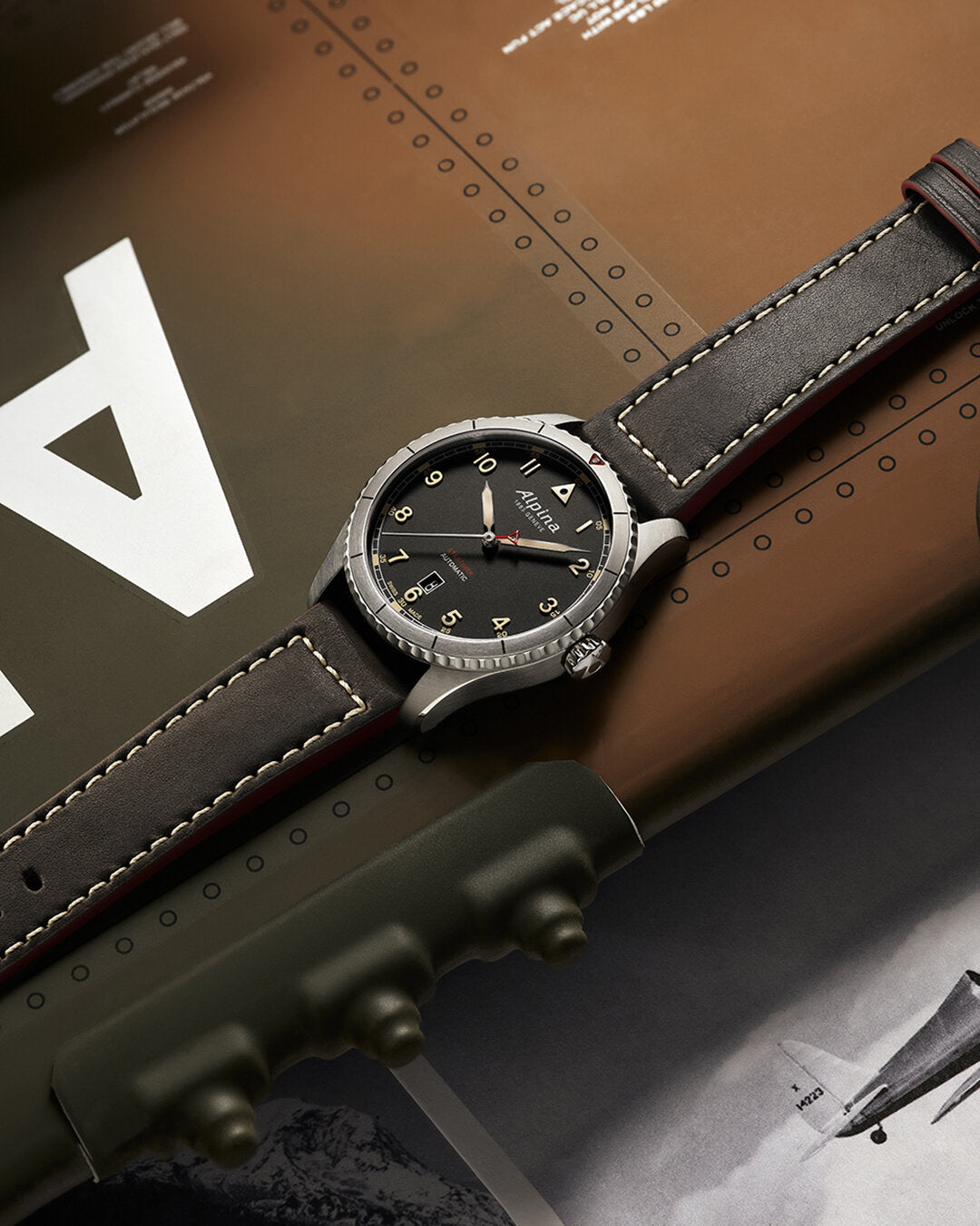 Alpina AL-525BBG4S26 watch view 6