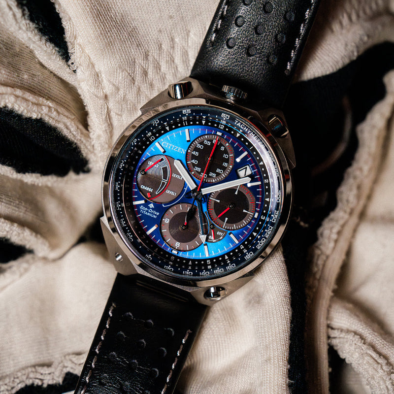 西铁城 Promaster Tsuno Chrono Racer 限量版光动能手表 AV0088-01L