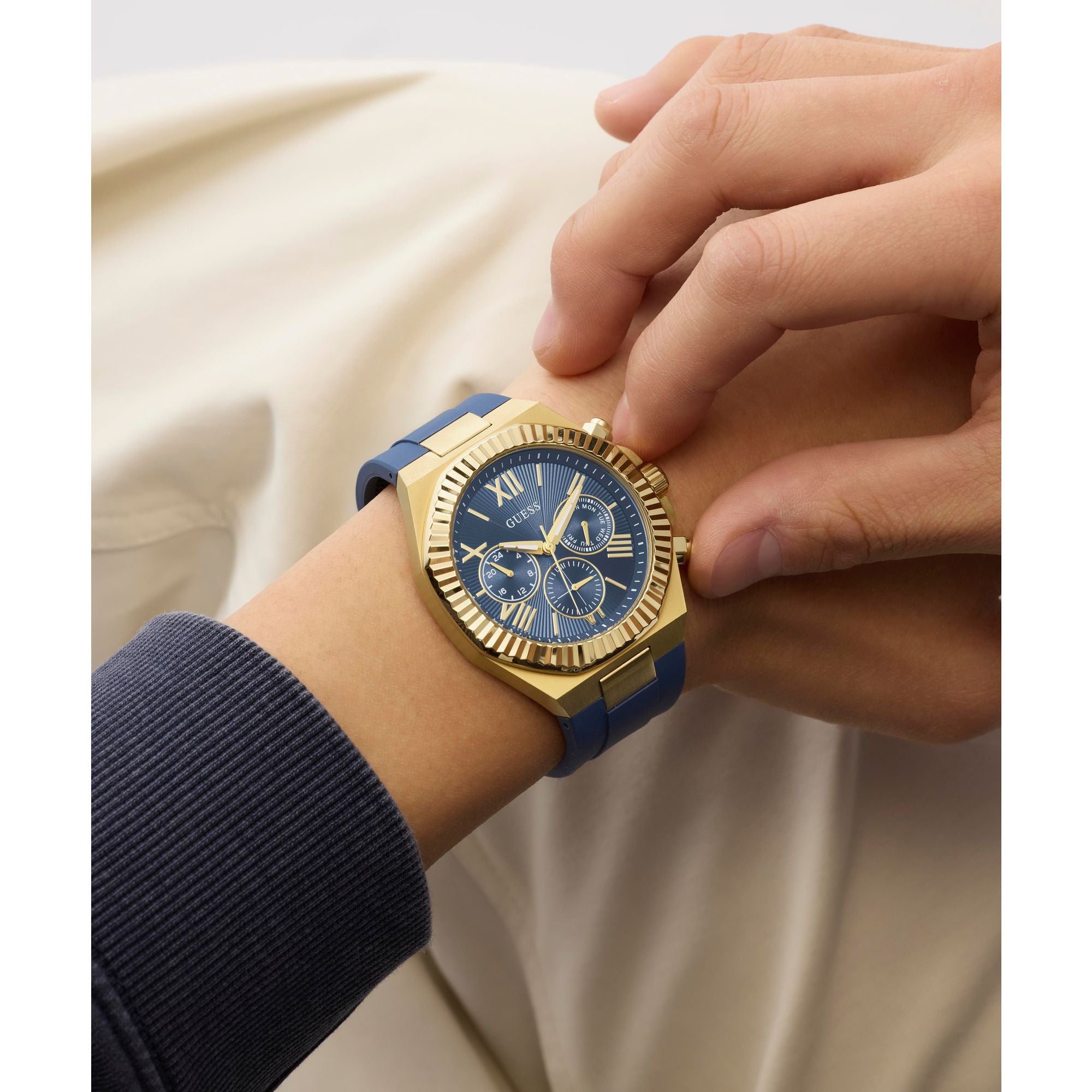 Guess GW1011G2 Watch - Box