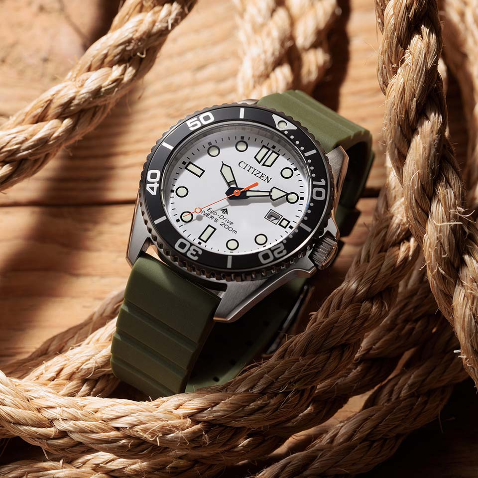 Citizen Promaster Diver BN0265-00A men's watch white dial olive green rubber strap case back