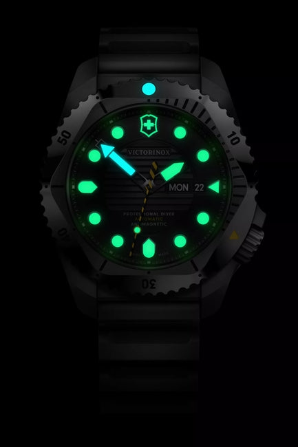 Victorinox Dive Pro 自动黑色橡胶黑色表盘手表 241994