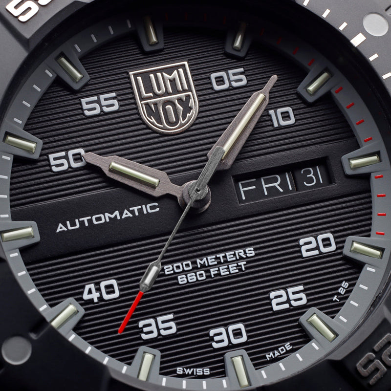 Luminox Master Carbon SEAL 自动 45 毫米军用潜水表 XS.3862
