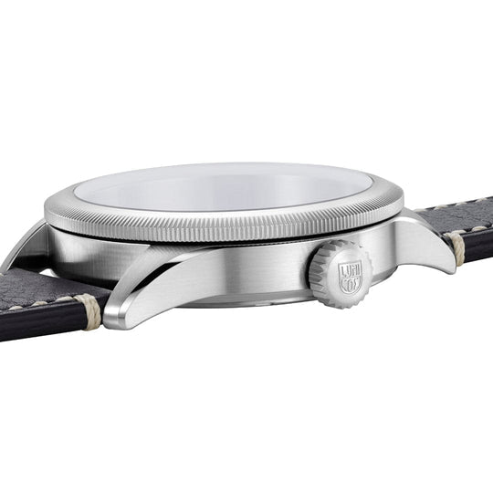 Luminox P–38 Lightning Pilot 黑色皮革表带男士手表 XA.9527